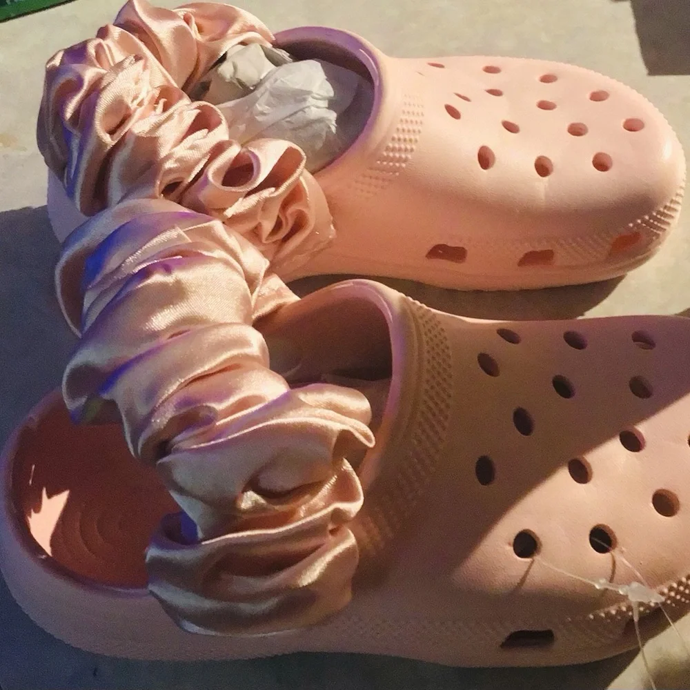 Hazel James Pink Croc Shoes with Satin Scrunchies NWT